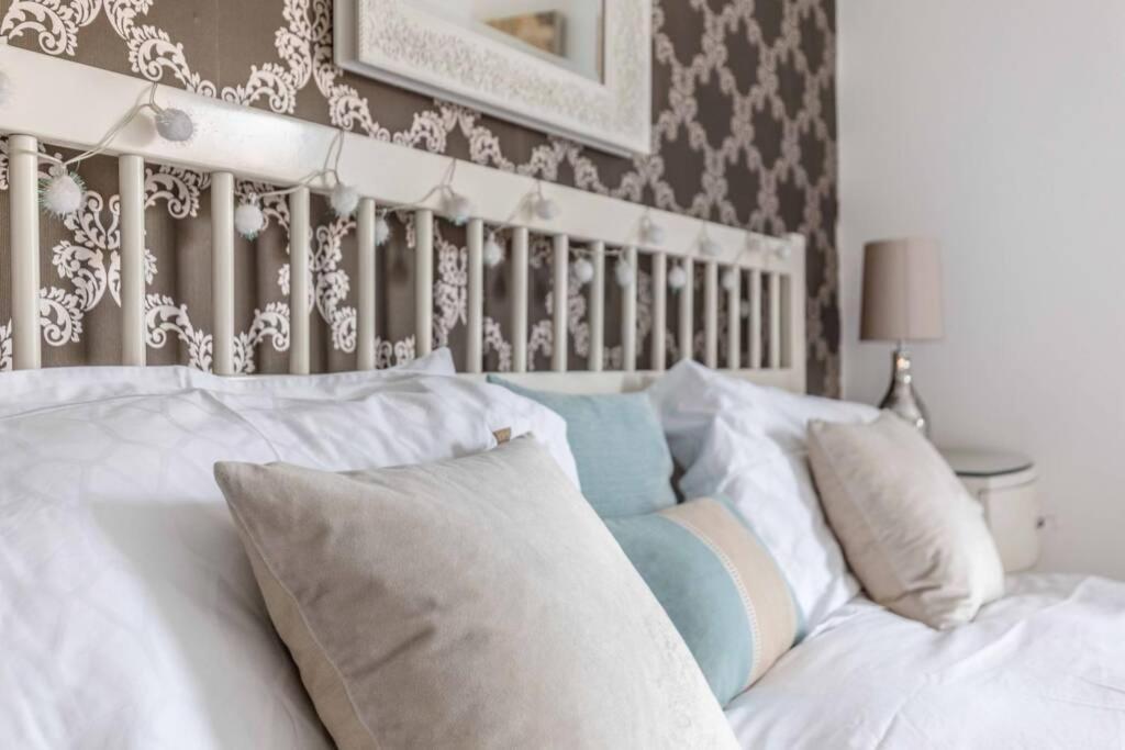 Windsor Town Centre Victorian Townhouse Sleeps 6 Villa Dış mekan fotoğraf