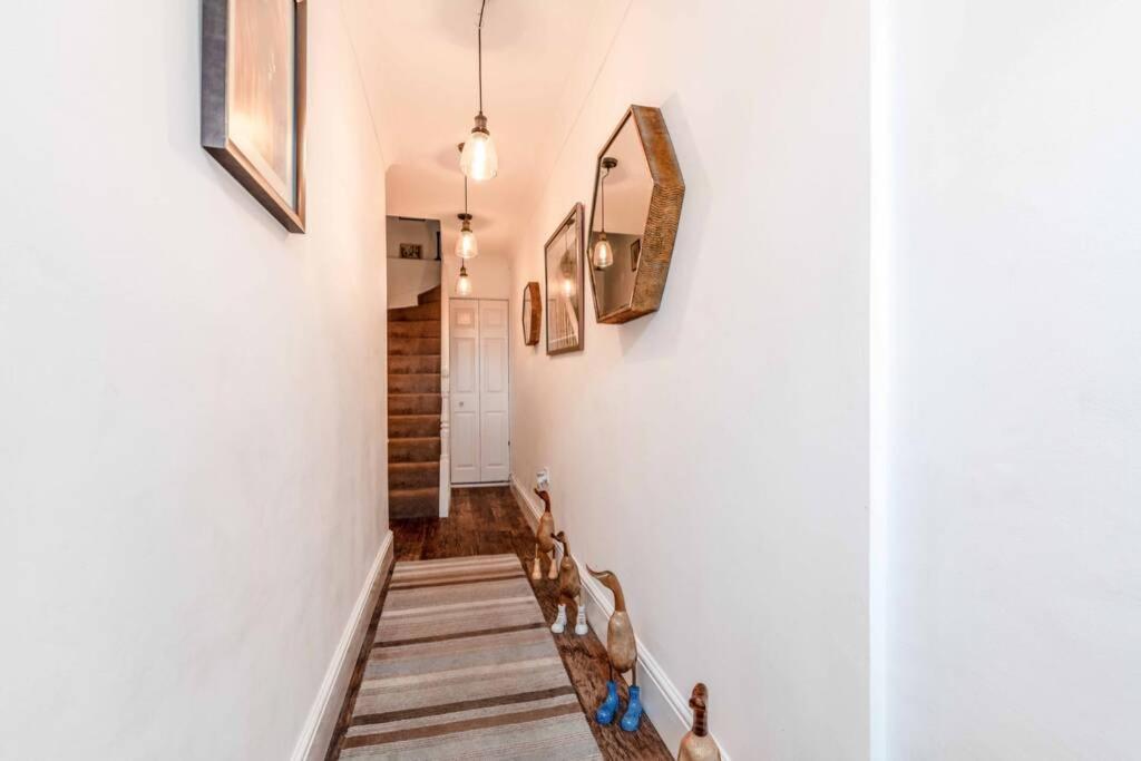 Windsor Town Centre Victorian Townhouse Sleeps 6 Villa Dış mekan fotoğraf